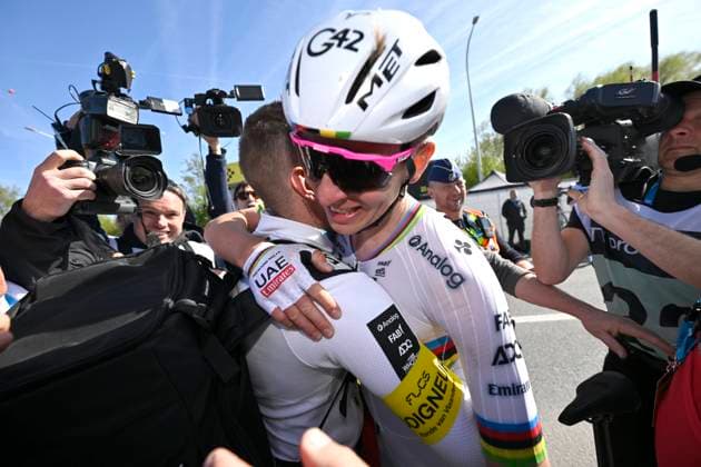 Ronde van Vlaanderen 2025 - Men Elite OUDENAARDE, BELGIUM - APRIL 06 : Pogacar Tadej (SLO) of UAE Team Emirates - XRG celebrates the victory pictured during the 109th edition of the Ronde van Vlaanderen, an UCI World Tour cycling race for Men Elite with start in Bruges and finish in Oudenaarde after 268,9 km on April 6, 2025 in Oudenaarde, Belgium, 06 04 2025 ( Motor drive Guy De Vuyst - Oudenaarde Belgium  Copyright: xJanxDexMeuleneirx