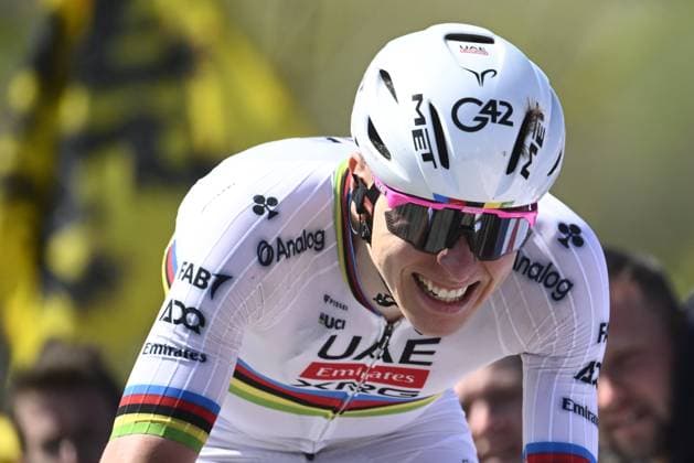 Ronde van Vlaanderen 2025 - Men Elite OUDENAARDE, BELGIUM - APRIL 06 : Pogacar Tadej (SLO) of UAE Team Emirates - XRG pictured during the 109th edition of the Ronde van Vlaanderen, an UCI World Tour cycling race for Men Elite with start in Bruges and finish in Oudenaarde after 268,9 km on April 6, 2025 in Oudenaarde, Belgium, 06 04 2025 ( Motor drive Guy De Vuyst - Oudenaarde Belgium  Copyright: xPeterxDexVoechtx