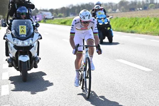 Ronde van Vlaanderen 2025 - Men Elite OUDENAARDE, BELGIUM - APRIL 06 : Pogacar Tadej (SLO) of UAE Team Emirates - XRG pictured during the 109th edition of the Ronde van Vlaanderen, an UCI World Tour cycling race for Men Elite with start in Bruges and finish in Oudenaarde after 268,9 km on April 6, 2025 in Oudenaarde, Belgium, 06 04 2025 ( Motor drive Guy De Vuyst - Oudenaarde Belgium  Copyright: xJanxDexMeuleneirx