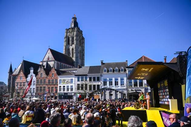 Ronde van Vlaanderen 2025 - Women Elite OUDENAARDE, BELGIUM - APRIL 06 :Illustration picture of the start podium pictured during the 22th edition of the Ronde van Vlaanderen for Women Elite, an UCI Women s World Tour cycling race organized by Flanders Classics with start and finish in Oudenaarde after 168,8 km on April 6, 2025 in Oudenaarde, Belgium, 06 04 2025 Oudenaarde Belgium  Copyright: xGregoryxVanxGansenx