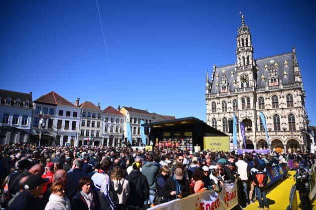Ronde van Vlaanderen 2025 - Women Elite OUDENAARDE, BELGIUM - APRIL 06 : Illustration picture of the start podium pictured during the 22th edition of the Ronde van Vlaanderen for Women Elite, an UCI Women s World Tour cycling race organized by Flanders Classics with start and finish in Oudenaarde after 168,8 km on April 6, 2025 in Oudenaarde, Belgium, 06 04 2025 Oudenaarde Belgium  Copyright: xGregoryxVanxGansenx