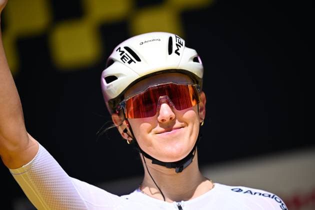Ronde van Vlaanderen 2025 - Women Elite OUDENAARDE, BELGIUM - APRIL 06 : Holden Elizabeth of UAE Team ADQ pictured during the 22th edition of the Ronde van Vlaanderen for Women Elite, an UCI Women s World Tour cycling race organized by Flanders Classics with start and finish in Oudenaarde after 168,8 km on April 6, 2025 in Oudenaarde, Belgium, 06 04 2025 Oudenaarde Belgium  Copyright: xTomasxSiskx