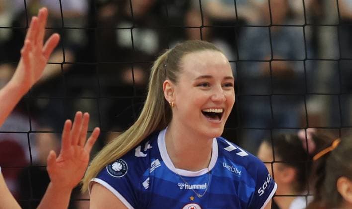 Stuttgart , Volleyball Womens Bundesliga PlayOffs Semifinal Game 1 , Allianz MTV Stuttgart vs Dresdner SC , Kelsey Veltman Stgt