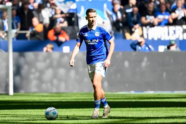 Paul Seguin FC Schalke 04 controls the ball during the 2 Bundesliga match between FC Schalke 04 and SSV Ulm 1846, Veltins Arena on April 06, 2025 in Gelsenkirchen, Germany Photo by Max Maiwald DeFodi Images Paul Seguin FC Schalke 04 controls the ball during the Second Bundesliga match between FC Schalke 04 and SSV Ulm 1846 at Veltins Arena on April 6, 2025 in Gelsenkirchen Germany Photo by Max Maiwald DeFodi Images DFL regulations prohibit any use of photographs as image sequences and or quasi video Photo by Max Maiwald DeFodi Images