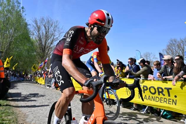 Ronde van Vlaanderen 2025 - Men Elite OUDENAARDE, BELGIUM - APRIL 06 : Ganna Filippo (ITA) of INEOS Grenadiers pictured during the 109th edition of the Ronde van Vlaanderen, an UCI World Tour cycling race for Men Elite with start in Bruges and finish in Oudenaarde after 268,9 km on April 6, 2025 in Oudenaarde, Belgium, 06 04 2025 ( Motor drive Guy De Vuyst - Oudenaarde Belgium  Copyright: xJanxDexMeuleneirx