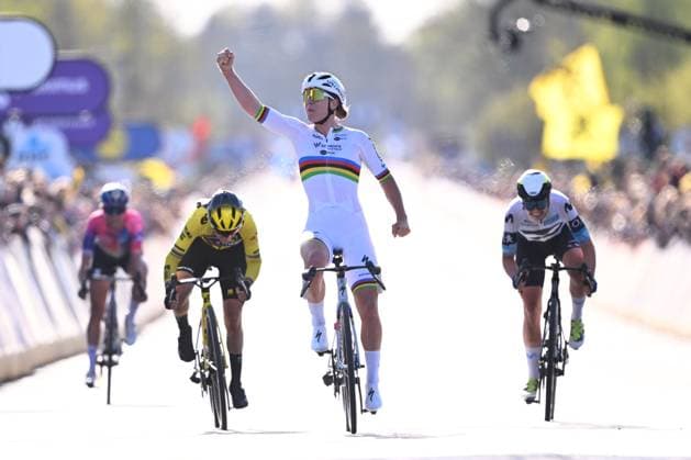 Ronde van Vlaanderen 2025 - Women Elite OUDENAARDE, BELGIUM - APRIL 06 : Ferrand-Prevot Pauline of Team Visma Lease a Bike, Kopecky Lotte (BEL) of Team SD Worx - Protime, Lippert Liane of Movistar Team pictured during the 22th edition of the Ronde van Vlaanderen for Women Elite, an UCI Women s World Tour cycling race organized by Flanders Classics with start and finish in Oudenaarde after 168,8 km on April 6, 2025 in Oudenaarde, Belgium, 06 04 2025 Oudenaarde Belgium  Copyright: xTomasxSiskx