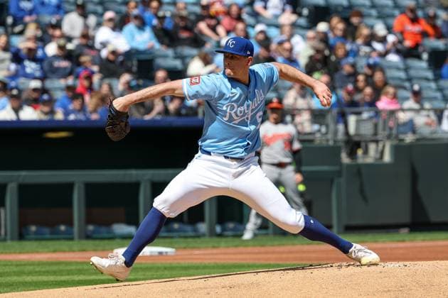 MLB, Baseball Herren, USA 2025: Orioles Vs Royals APR 06 April 6, 2025: Kansas City Royals starting pitcher Kris Bubic (50) pitches against the Baltimore Orioles during the first inning of an MLB baseball game at Kauffman Stadium in Kansas City, MO. David Smith CSM (Credit Image: Â David Smith Cal Media) Kansas City Mo United States of America EDITORIAL USE ONLY Copyright: xx ZUMA-20250406_zma_c04_045.jpg DavidxSmithx csmphotothree373495