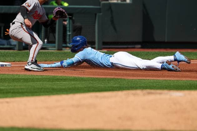 MLB, Baseball Herren, USA 2025: Orioles Vs Royals APR 06 April 6, 2025: Kansas City Royals shortstop Bobby Witt Jr. (7) slides into third base safely for a triple during the first inning of an MLB baseball game against the Baltimore Orioles at Kauffman Stadium in Kansas City, MO. David Smith CSM (Credit Image: Â David Smith Cal Media) Kansas City Mo United States of America EDITORIAL USE ONLY Copyright: xx ZUMA-20250406_zma_c04_043.jpg DavidxSmithx csmphotothree373497