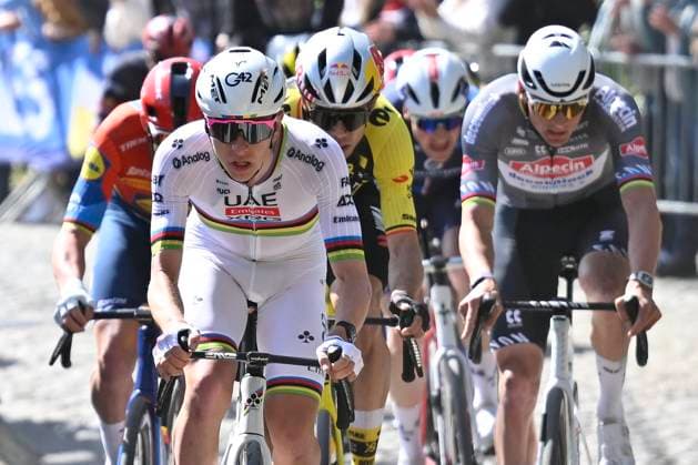 Ronde van Vlaanderen 2025 - Men Elite OUDENAARDE, BELGIUM - APRIL 06 : Pogacar Tadej (SLO) of UAE Team Emirates - XRG, Van Der Poel Mathieu (NED) of Alpecin-Deceuninck and Van Aert Wout (BEL) of Team Visma - Lease a Bike pictured during the 109th edition of the Ronde van Vlaanderen, an UCI World Tour cycling race for Men Elite with start in Bruges and finish in Oudenaarde after 268,9 km on April 6, 2025 in Oudenaarde, Belgium, 06 04 2025 ( Motor drive Guy De Vuyst - Oudenaarde Belgium  Copyright: xJanxDexMeuleneirx