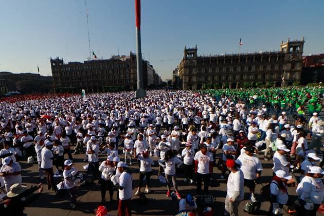 April 6, 2025, Mexico City, Ciudad de Mexico, Mexico: Persons take part during the National Boxing Class at main square Zocalo. on April 6, 2025 in Mexico City, Mexico. Mexico City Mexico - ZUMAe321 20250406_zsa_e321_002 Copyright: xCarlosxSantiagox