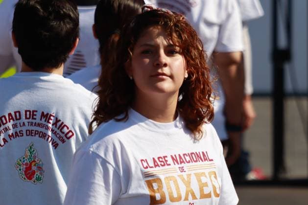 April 6, 2025, Mexico City, Ciudad de Mexico, Mexico: A woman takes part during the National Boxing Class at main square Zocalo. on April 6, 2025 in Mexico City, Mexico. Mexico City Mexico - ZUMAe321 20250406_zsa_e321_003 Copyright: xCarlosxSantiagox