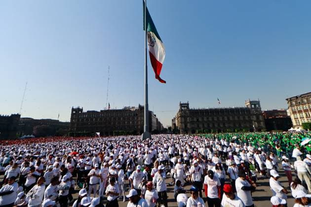 April 6, 2025, Mexico City, Ciudad de Mexico, Mexico: Persons take part during the National Boxing Class at main square Zocalo. on April 6, 2025 in Mexico City, Mexico. Mexico City Mexico - ZUMAe321 20250406_zsa_e321_019 Copyright: xCarlosxSantiagox