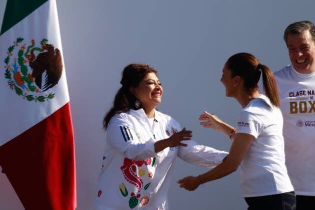 April 6, 2025, Mexico City, Ciudad de Mexico, Mexico: MexicoÃ¢â‚¬â ¢s President, Claudia Sheinbaum Pardo and Mexico City Head of Government Clara Brugada during the National Boxing Class at main square Zocalo. on April 6, 2025 in Mexico City, Mexico. Mexico City Mexico - ZUMAe321 20250406_zsa_e321_026 Copyright: xCarlosxSantiagox