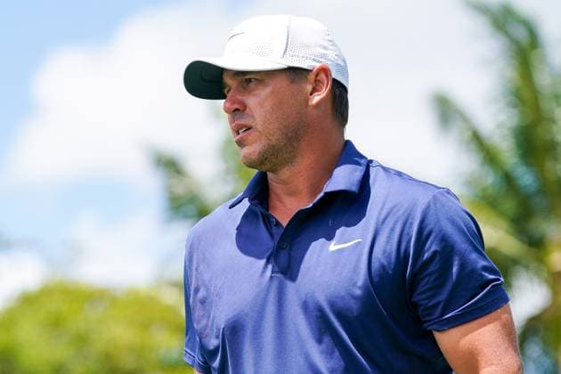 April 6, 2025, Doral, Florida, USA: Brooks Koepka, captain of Smash GC, walks off the 5th tee during the final round of LIV Golf Miami at Trump National Doral. Doral USA - ZUMAw109 20250406_fap_w109_007 Copyright: xDebbyxWongx