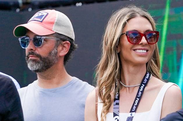 April 6, 2025, Doral, Florida, USA: Donald Trump Jr. (L) and girlfriend Bettina Anderson stand on the first tee before the final round of LIV Golf Miami at Trump National Doral. Doral USA - ZUMAw109 20250406_fap_w109_018 Copyright: xDebbyxWongx