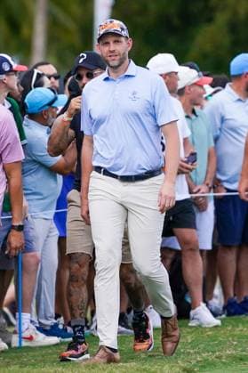 April 6, 2025, Doral, Florida, USA: Eric Trump (C) approaches the first tee before the final round of LIV Golf Miami at Trump National Doral. Doral USA - ZUMAw109 20250406_fap_w109_024 Copyright: xDebbyxWongx