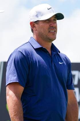 April 6, 2025, Doral, Florida, USA: Brooks Koepka, captain of Smash GC, walks off the 5th tee during the final round of LIV Golf Miami at Trump National Doral. Doral USA - ZUMAw109 20250406_fap_w109_023 Copyright: xDebbyxWongx