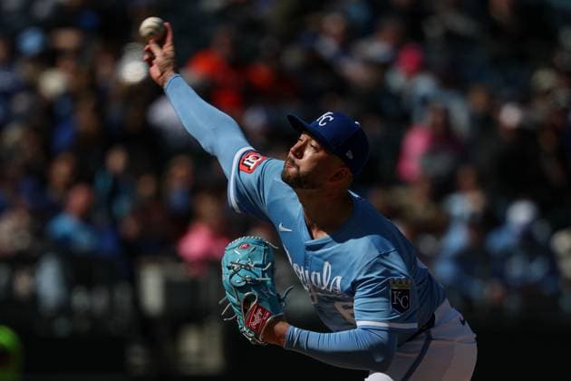 MLB, Baseball Herren, USA 2025: Orioles Vs Royals APR 06 April 6, 2025: Kansas City Royals relief pitcher Lucas Erceg (60) pitches against the Baltimore Orioles during the eighth inning of an MLB baseball game at Kauffman Stadium in Kansas City, MO. David Smith CSM (Credit Image: Â David Smith Cal Media) Kansas City Mo United States of America EDITORIAL USE ONLY Copyright: xx ZUMA-20250406_zma_c04_066.jpg DavidxSmithx csmphotothree373650