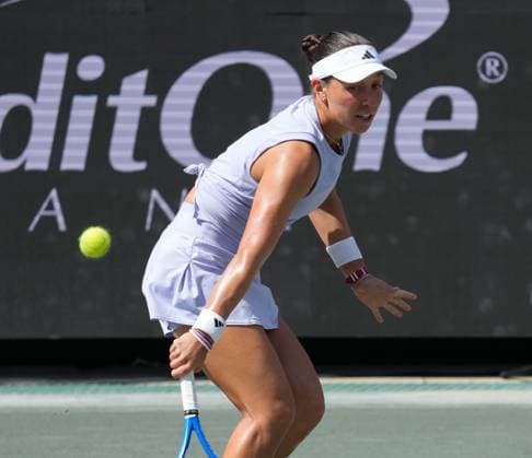 TENNIS 2025: Credit One Charleston Open APRIL 06 April 6, 2025: Jessica Pegula (USA) defeated Sofia Kenin (USA) 6-3, 7-5 at the Credit One Charleston Open being played at Credit One Staduim in Charleston, South Carolina USA ÂLeslie Billman Tennisclix (Credit Image: Leslie Billman Cal Media) Charleston South Carolina USA EDITORIAL USE ONLY Copyright: xx ZUMA-20250406_zma_c04_081.jpg LesliexBillmanx csmphotothree373656
