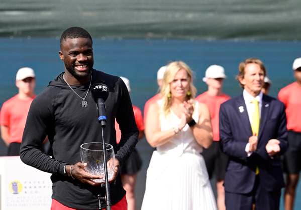 April 6, 2025, Houston, Tx, United States of America: FRANCES TIAFOE receives his runners up trophy after Jenson Brooksby (USA) defeated Frances Tiafoe (USA) 6-6, 6-2 to win the Men s Clay Court Championships on April 3, 2025 at the River Oaks Country Club in Houston, Texas. Houston United States of America - ZUMAw132 20250406_zap_w132_013 Copyright: xTomxWalkox