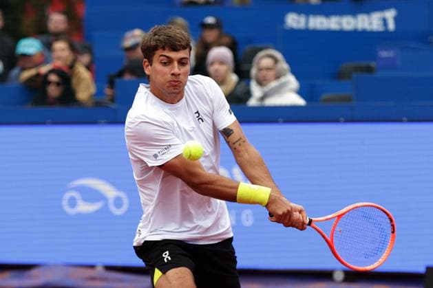 (250407) -- BUCHAREST, April 7, 2025 -- Flavio Cobolli of Italy returns the ball to Sebastian Baez of Argentina during the final match of ATP, Tennis Herren 250 Tiriac Open tennis tournament in Bucharest, Romania, April 6, 2025. (Photo by Xinhua) (SP)ROMANIA-BUCHAREST-TENNIS-ATP 250-TIRIAC OPEN-FINAL CristianxCristel 