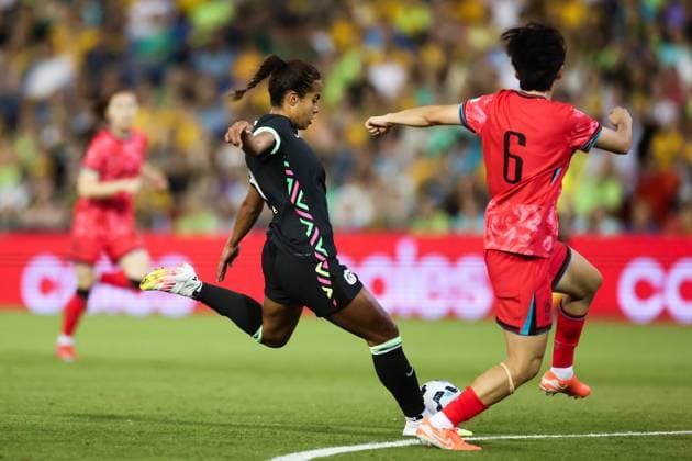 SOCCER AUSTRALIA SOUTH KOREA WOMEN, Mary Fowler of Australia has a shot on goal during the Women s friendly match between Australia and South Korea at McDonald Jones Stadium in Newcastle, Monday, April 7, 2025. ( NO ARCHIVING, EDITORIAL USE ONLY, NO USE IN BOOKS WITHOUT CONSENT NEWCASTLE NEW SOUTH WALES AUSTRALIA  Copyright: xMARKxEVANSx 20250407193712064171