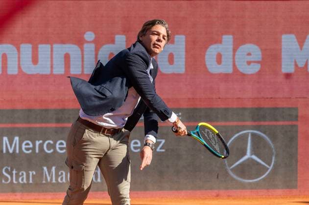 April 7, 2025, Madrid, Madrid, Spain: ALBERTO TOME GONZALEZ, General Director of Sports of the Community of Madrid, performs the ceremonial kick-off of the ATP, Tennis Herren CHALLENGER 100 OPEN COMUNIDAD DE MADRID tournament at the â€oeClub de Campo Villa de Madridâ€Â, Madrid, Spain, April 7th. Madrid Spain - ZUMAc312 20250407_zsp_c312_003 Copyright: xOscarxManuelxSanchezx