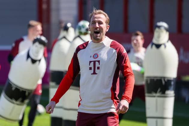 Harry Kane FC Bayern Muenchen, 09 laughs, is in a good mood, emotions, GER, final training, FC Bayern Muenchen, football, UEFA Champions League, quarter-final first leg, 2024 2025 season, 07 04 2025, GER, final training, FC Bayern Muenchen, football, UEFA Champions League, quarter-final first leg, 2024 2025 season, 07 04 2025 Muenchen Copyright: xEibner-Pressefoto JennixMaulx EP_JML
