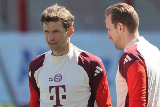 25 Thomas Müller left and 9 Harry Kane, Portraet, Portrait, Football final training FC Bayern Munich vs Inter Milan, before the first leg of the quarterfinals of this years UEFA Champions League season 07 04 2025 Training ground, Säbenerstr PHOTO Mladen Lackovic LakoPress
