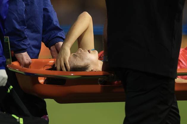 SOCCER AUSTRALIA SOUTH KOREA WOMEN, Lim SeonJoo of Korea Republic is stretchered off during the Women s friendly match between Australia and South Korea at McDonald Jones Stadium in Newcastle, Monday, April 7, 2025. ( NO ARCHIVING, EDITORIAL USE ONLY, NO USE IN BOOKS WITHOUT CONSENT NEWCASTLE NEW SOUTH WALES AUSTRALIA  Copyright: xMARKxEVANSx 20250407125664385084