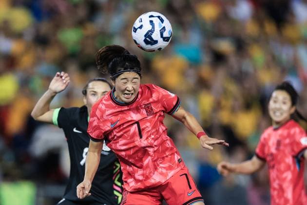 SOCCER AUSTRALIA SOUTH KOREA WOMEN, Shin Nayeong of Korea Repulbic heads the ball during the Women s friendly match between Australia and South Korea at McDonald Jones Stadium in Newcastle, Monday, April 7, 2025. ( NO ARCHIVING, EDITORIAL USE ONLY, NO USE IN BOOKS WITHOUT CONSENT NEWCASTLE NEW SOUTH WALES AUSTRALIA  Copyright: xMARKxEVANSx 20250407198509661278