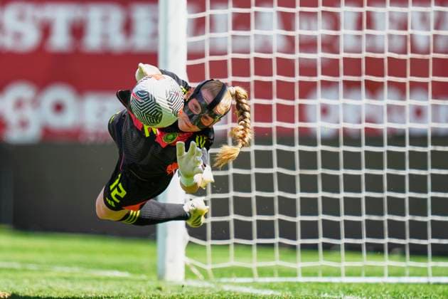 Germany v Norway - Women s Under23 Tournament Final Laura Dick of Germany and TSG 1899 Hoffenheim makes a save during the shoot-out penalty during the Women s Under23 Tournament Final between Germany Women s U23 and Norway Women s U23 at Estadio Enrique Roca on April 7, 2025 in Murcia, Spain. Murcia Spain  Copyright: xJosexBretonx originalFilename:bretonhernandez-germanyv250407_np1KA.jpg