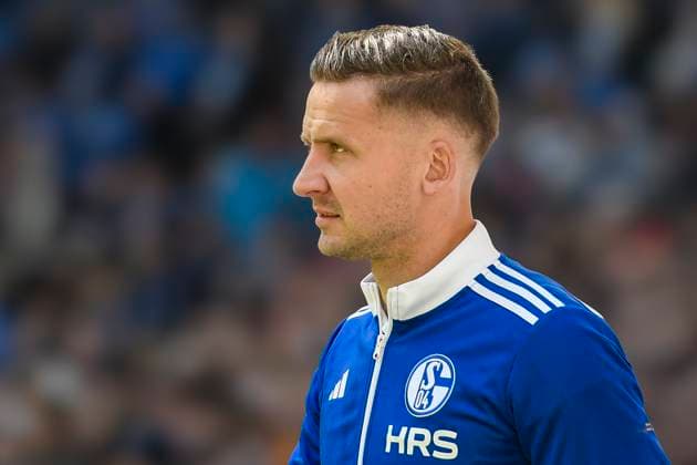 Paul Seguin Schalke 7 Portrait, half portrait, image, single, single shot, picture, single, solo, alone, 06 04 2025 Soccer FC Schalke 04 vs SSV Ulm 1846, Veltins Arena, Gelsenkirchen, DFB DFL REGULATIONS PROHIBIT ANY USE OF PHOTOGRAPHS AS IMAGE SEQUENCES AND OR QUASI VIDEO Copyright: xpepphotox xSaschaxWeizx pep00321, pep_20250406_hm_17257