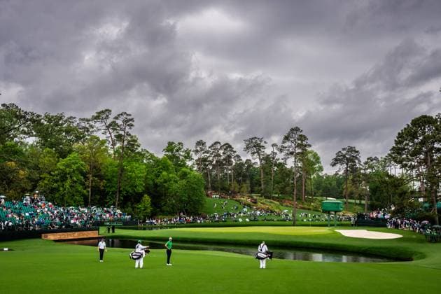 250407 Ludvig Aberg of Sweden on the 15th fairway as play is suspended due to a weather warning for thunder and heavy rain, and the grounds is evacuated ahead of the 2025 Masters Golf Tournament on April 7, 2025, in Augusta Photo Petter Arvidson BILDBYRAN kod PA PA1004 golf masters bbeng the masters augusta sverige  Copyright: PETTERxARVIDSON BB250407PA006