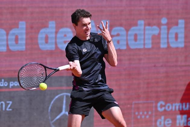 April 7, 2025, Madrid, Madrid, Spain: JAKUB PAUL (SUI) playing the tennis match of the ATP, Tennis Herren Challenger 100 Open Comunidad de Madrid, at the Club de Campo Villa de Madrid on April 7, 2025. Madrid Spain - ZUMAc312 20250407_zsp_c312_010 Copyright: xOscarxManuelxSanchezx