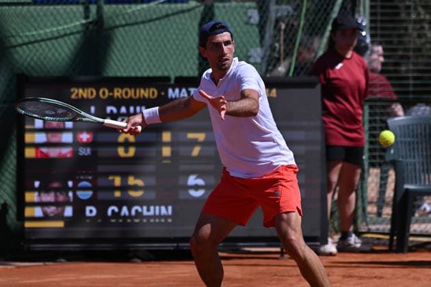 April 7, 2025, Madrid, Madrid, Spain: PEDRO CACHIN (ARG) playing the tennis match of the ATP, Tennis Herren Challenger 100 Open Comunidad de Madrid, at the Club de Campo Villa de Madrid on April 7, 2025. Madrid Spain - ZUMAc312 20250407_zsp_c312_031 Copyright: xOscarxManuelxSanchezx
