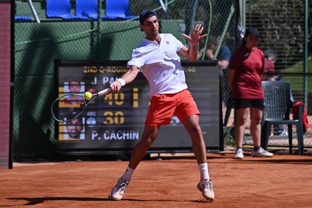 April 7, 2025, Madrid, Madrid, Spain: PEDRO CACHIN (ARG) playing the tennis match of the ATP, Tennis Herren Challenger 100 Open Comunidad de Madrid, at the Club de Campo Villa de Madrid on April 7, 2025. Madrid Spain - ZUMAc312 20250407_zsp_c312_044 Copyright: xOscarxManuelxSanchezx