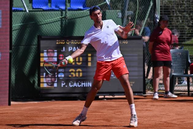 April 7, 2025, Madrid, Madrid, Spain: PEDRO CACHIN (ARG) playing the tennis match of the ATP, Tennis Herren Challenger 100 Open Comunidad de Madrid, at the Club de Campo Villa de Madrid on April 7, 2025. Madrid Spain - ZUMAc312 20250407_zsp_c312_051 Copyright: xOscarxManuelxSanchezx