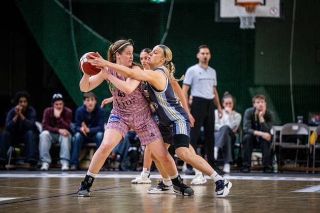 Basketball Berlin 07 04 2025 Season 2024 2025 Toyota Womens Basketball Bundesliga 1 Bundesliga Playoffs Semifinal Game 2 Alba Berlin Saarlouis Royals Hayley Frank Saarlouis, No 43 Marie Bertholdt Alba, No 04