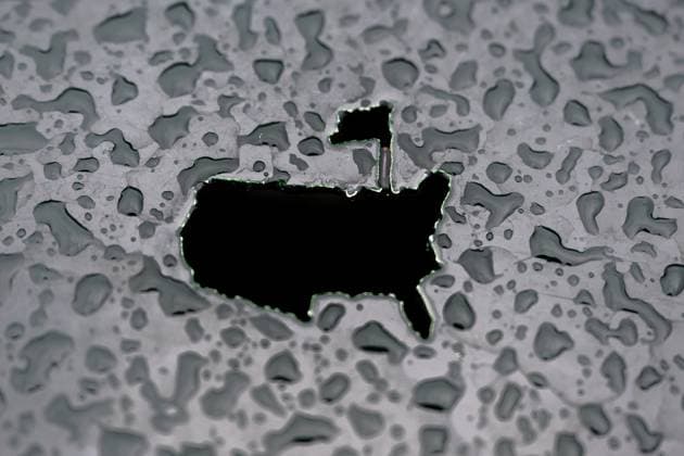 250407 The Masters logo is seen with raindrops during a practice prior to the 2025 Masters Golf Tournament on April 7, 2025 in Augusta Photo Petter Arvidson BILDBYRAN kod PA PA1004 golf masters bbeng the masters augusta genre logo logo  Copyright: PETTERxARVIDSON BB250407PA102