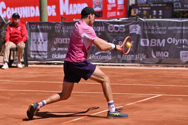 April 7, 2025, Madrid, Madrid, Spain: ZSOMBOR PIROS (HUN) playing the tennis match of the ATP, Tennis Herren Challenger 100 Open Comunidad de Madrid, at the Club de Campo Villa de Madrid on April 7, 2025. Madrid Spain - ZUMAc312 20250407_zsp_c312_214 Copyright: xOscarxManuelxSanchezx
