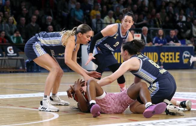 Emily Kiser, Martha Burse on the floor, Stefanie Grigoleit, Henriette Höfermann duel Game scene Action Sport Basketball DBBL Bundesliga Womens playoff semi-final 2 Game Season 2024 2025 07 04 2024 ALBA Berlin vs Saarlouis Royals