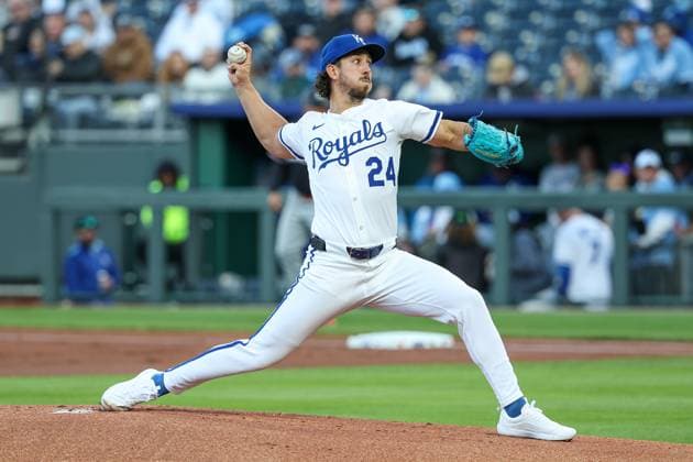 MLB, Baseball Herren, USA 2025: Twins Vs Royals APR 07 April 7, 2025: Kansas City Royals starting pitcher Michael Lorenzen (24) pitches against the Minnesota Twins during the first inning of an MLB baseball game at Kauffman Stadium in Kansas City, MO. David Smith CSM (Credit Image: Â David Smith Cal Media) Kansas City Mo United States of America EDITORIAL USE ONLY Copyright: xx ZUMA-20250407_zma_c04_009.jpg DavidxSmithx csmphotothree374068