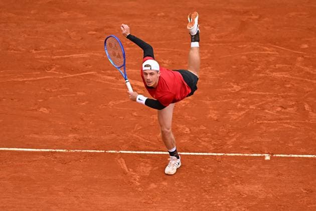 Monaco Tennis Rolex Masters - Monaco Denis Shapovalov (CAN) during his first round match at the Tennis Monaco Rolex Masters in Monte Carlo, on April, 7, 2025. Photo by Corinne Dubreuil ABACAPRESS.COM Monaco Monaco  Copyright: xDubreuilxCorinne ABACAx