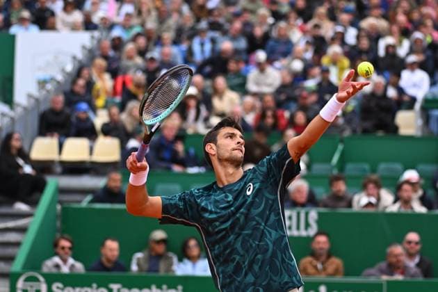 Monaco Tennis Rolex Masters - Monaco Lorenzo Musetti (ITA) during his first round match at the Tennis Monaco Rolex Masters in Monte Carlo, on April, 7, 2025. Photo by Corinne Dubreuil ABACAPRESS.COM Monaco Monaco  Copyright: xDubreuilxCorinne ABACAx