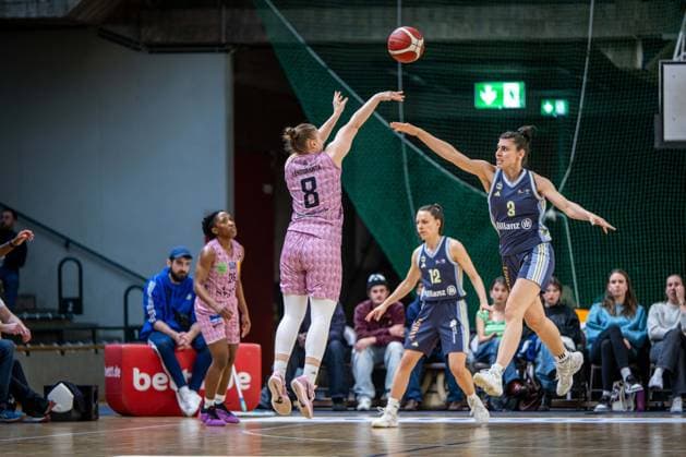 Basketball Berlin 07 04 2025 Season 2024 2025 Toyota Womens Basketball Bundesliga Playoff Semifinal Game 2 Alba Berlin Saarlouis Royals Roosa Lehtoranta Saarlouis, No 08 Theresa Simon Alba, No 03