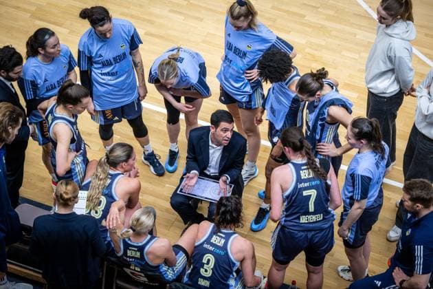 Basketball Berlin 07 04 2025 Season 2024 2025 Toyota Womens Basketball Bundesliga Playoff Semifinal Game 2 Alba Berlin Saarlouis Royals Cristo Cabrera Alba, Coach