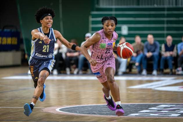 Basketball Berlin 07 04 2025 Season 2024 2025 Toyota Womens Basketball Bundesliga Playoff Semifinal Game 2 Alba Berlin Saarlouis Royals Martha Burse Saarlouis, No 25 Deeshyra Thomas Alba, No 21