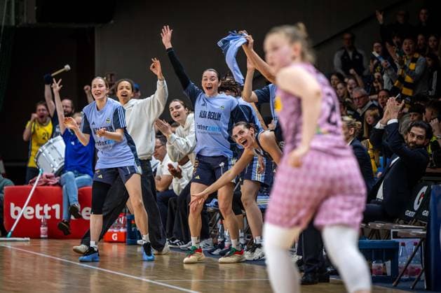 Basketball Berlin 07 04 2025 Season 2024 2025 Toyota Womens Basketball Bundesliga Playoff Semifinal Game 2 Alba Berlin Saarlouis Royals jubel Alba