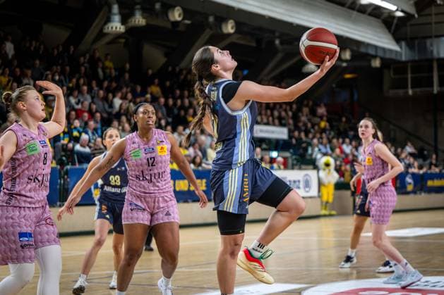 Basketball Berlin 07 04 2025 Season 2024 2025 Toyota Womens Basketball Bundesliga Playoff Semifinal Game 2 Alba Berlin Saarlouis Royals Leoni Kreyenfeld Alba, No 07